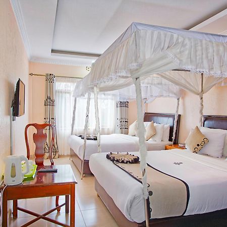Chambai Hotel Найваша Экстерьер фото