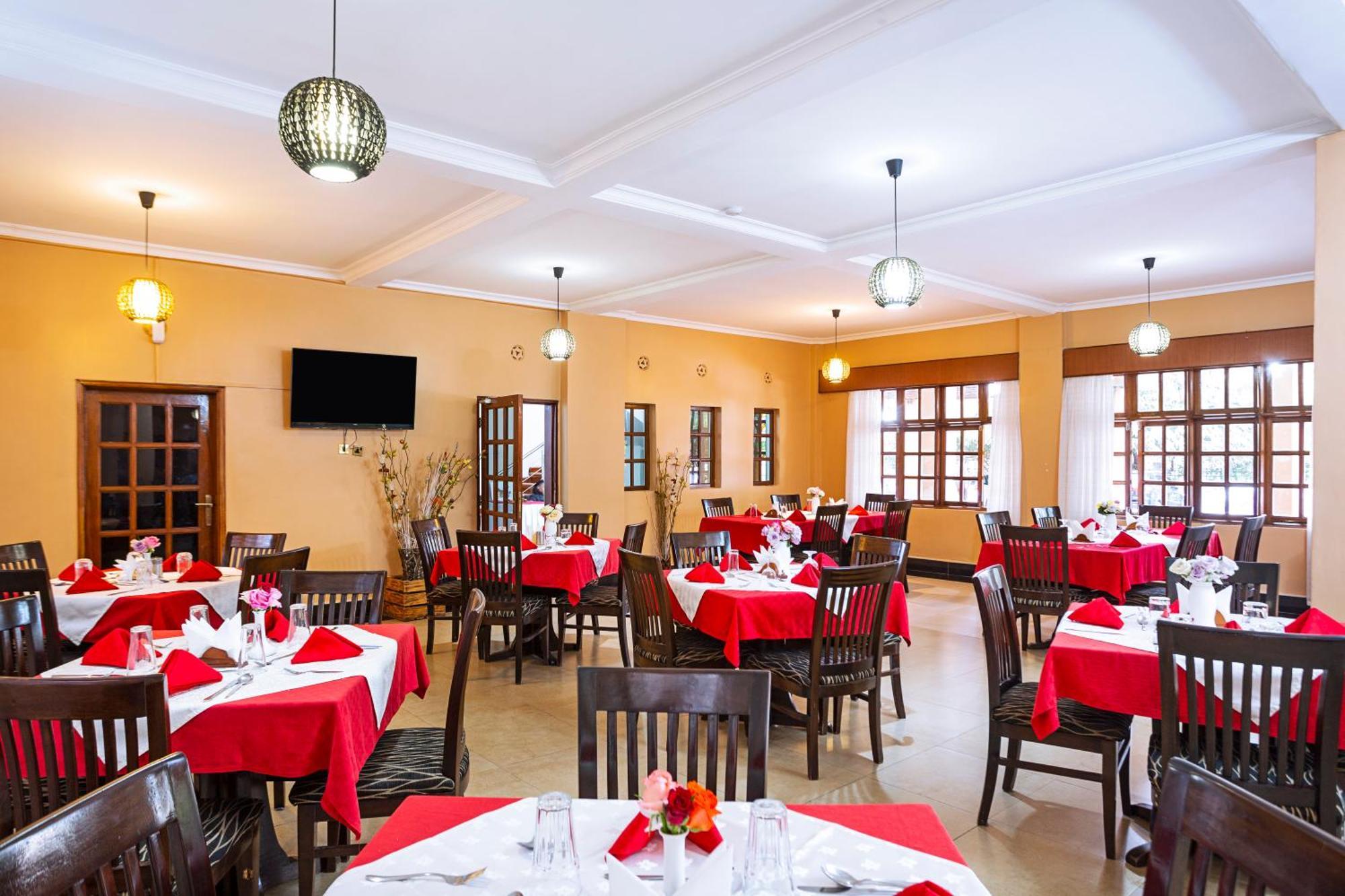 Chambai Hotel Найваша Экстерьер фото