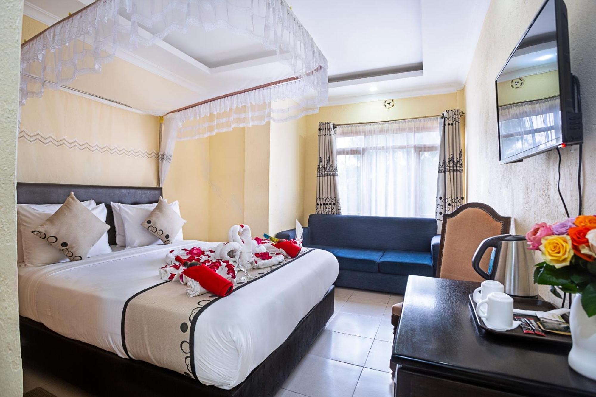 Chambai Hotel Найваша Экстерьер фото