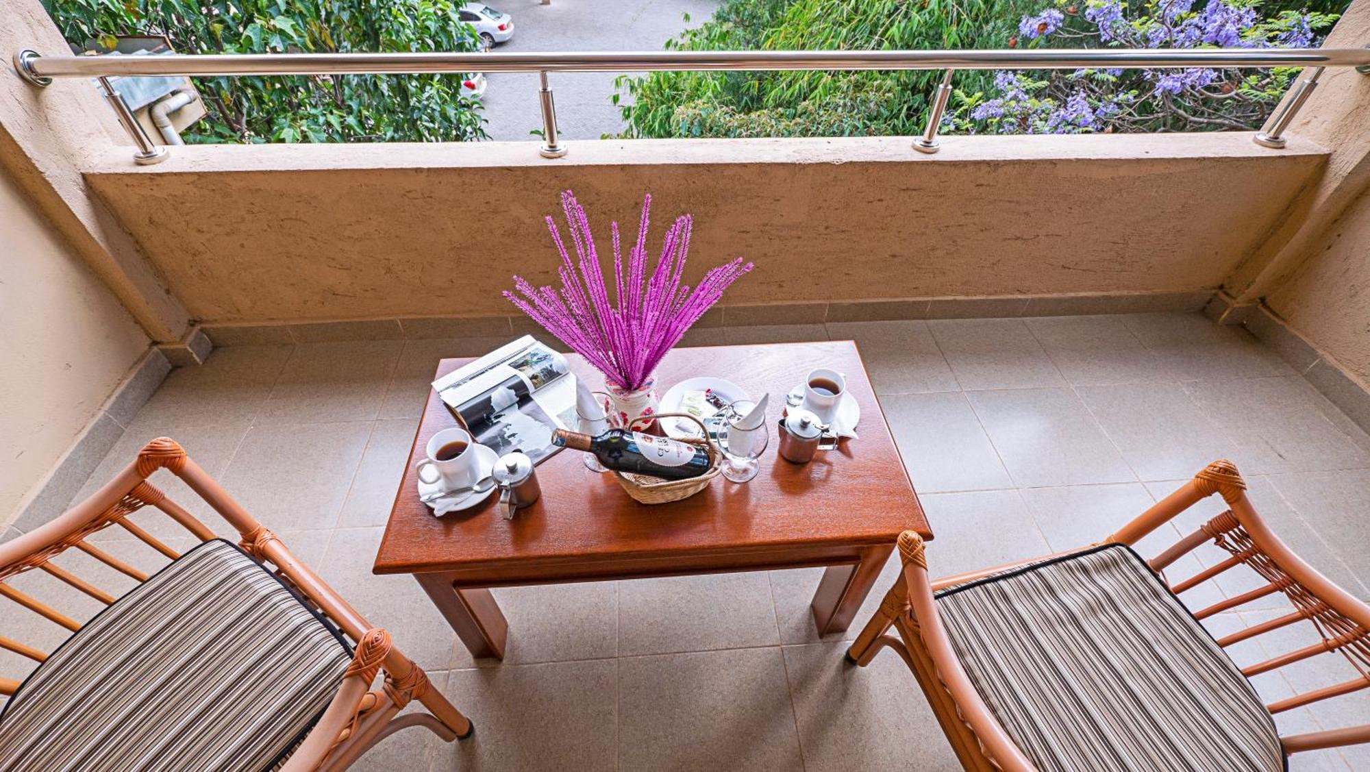 Chambai Hotel Найваша Экстерьер фото
