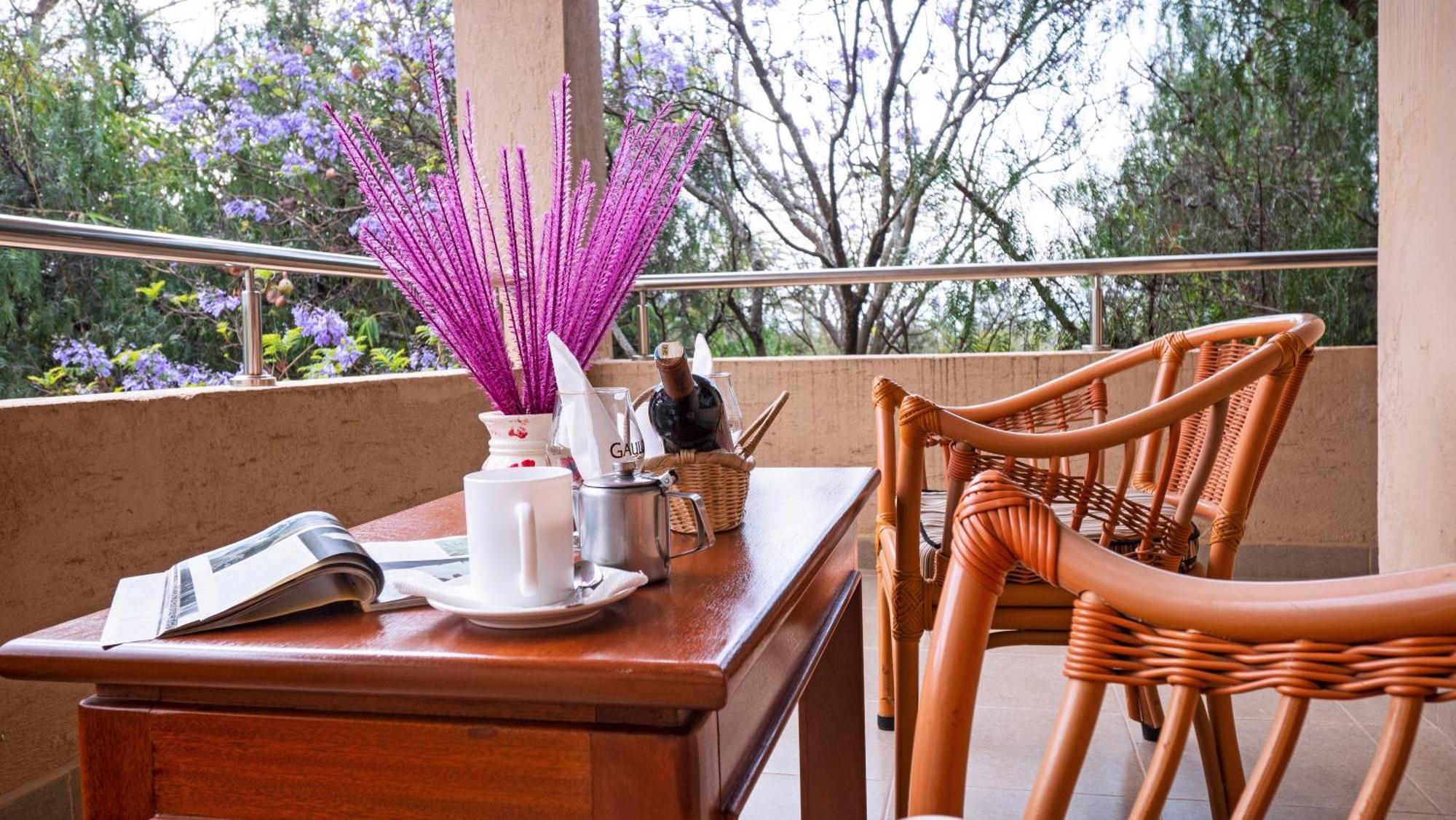 Chambai Hotel Найваша Экстерьер фото